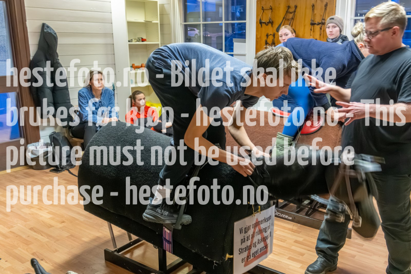 20240306-192614-DSC_4944