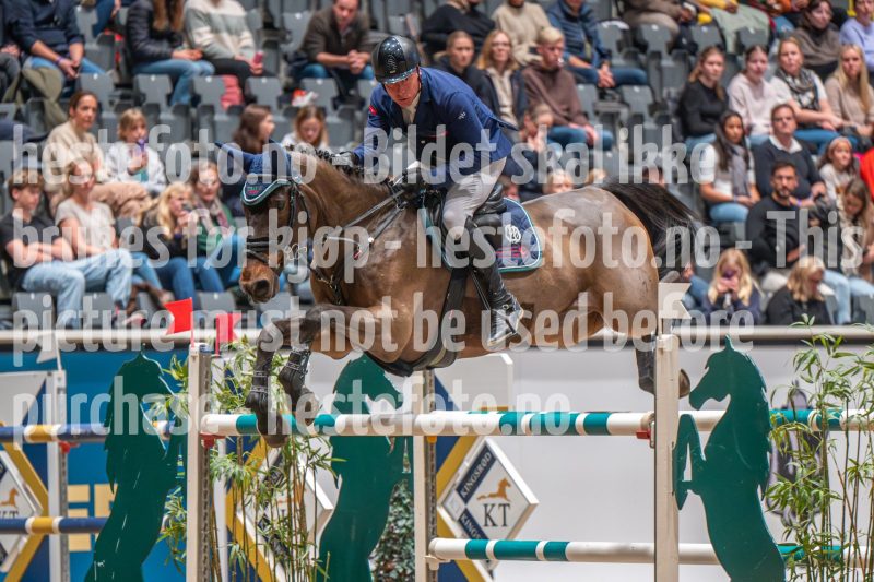 20241018-184801-2024-10-18-18-48-02-16-NIKON-Z-6-2