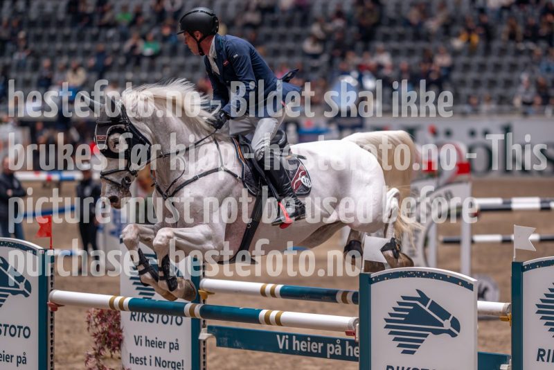 20241018-190101-2024-10-18-19-01-05-15-NIKON-Z-7