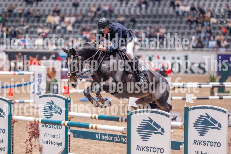 20241018-194204-2024-10-18-19-42-07-77-NIKON-Z-7