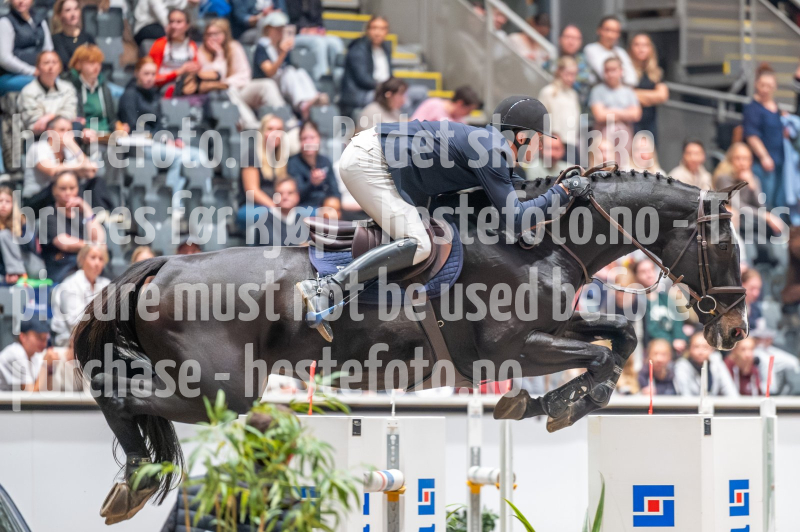 20241019-204237-2024-10-19-20-42-37-39-NIKON-Z-6-2