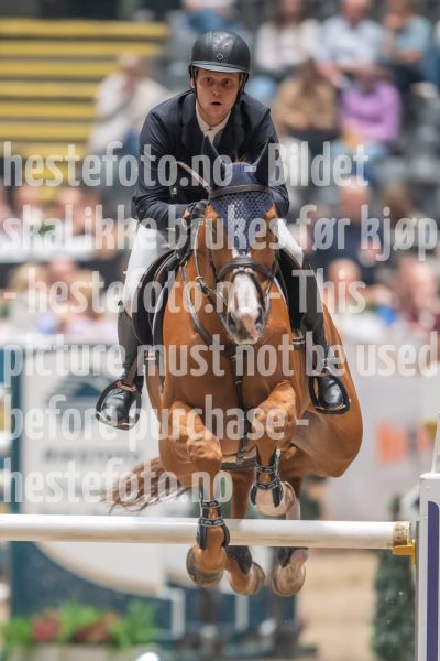 20241019-205739-2024-10-19-20-57-40-60-NIKON-Z-9