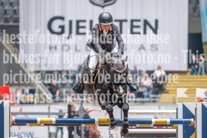 20241019-205926-2024-10-19-20-59-27-74-NIKON-Z-6-2