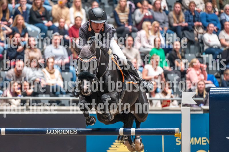 20241019-210028-2024-10-19-21-00-29-71-NIKON-Z-6-2