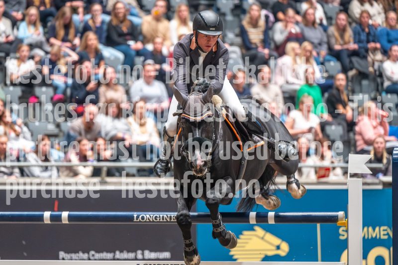 20241019-210028-2024-10-19-21-00-29-82-NIKON-Z-6-2