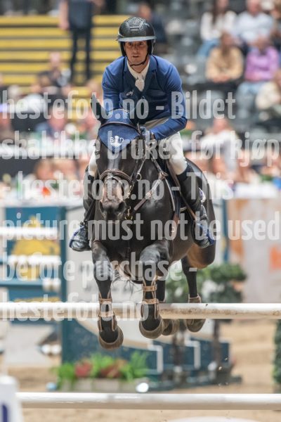20241019-213014-2024-10-19-21-30-14-48-NIKON-Z-9