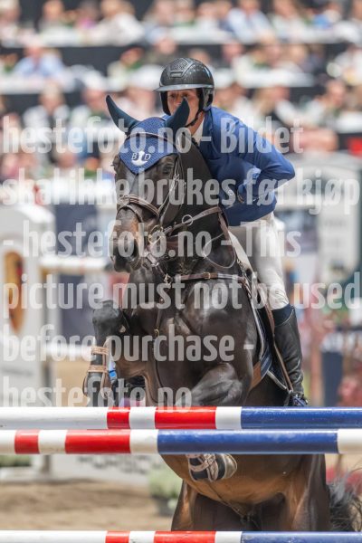 20241019-213016-2024-10-19-21-30-17-62-NIKON-Z-9