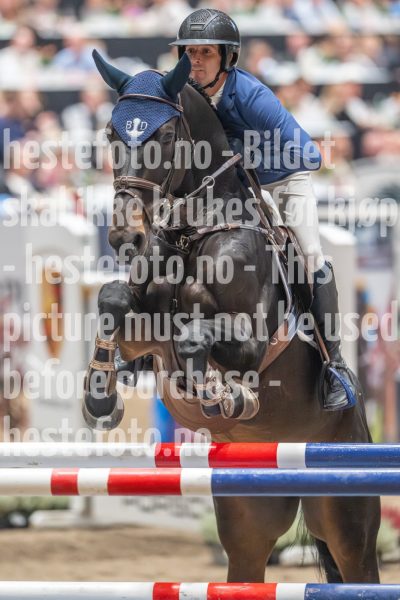 20241019-213016-2024-10-19-21-30-17-72-NIKON-Z-9