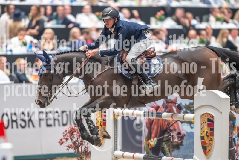 20241019-213147-2024-10-19-21-31-48-90-NIKON-Z-9