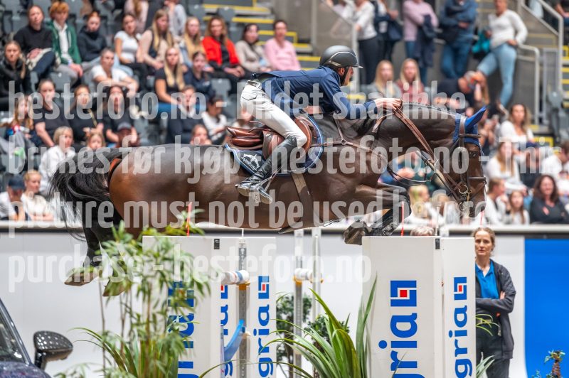 20241019-213217-2024-10-19-21-32-18-72-NIKON-Z-6-2