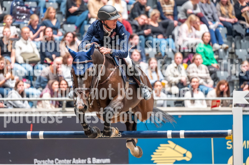 20241019-213240-2024-10-19-21-32-41-51-NIKON-Z-6-2