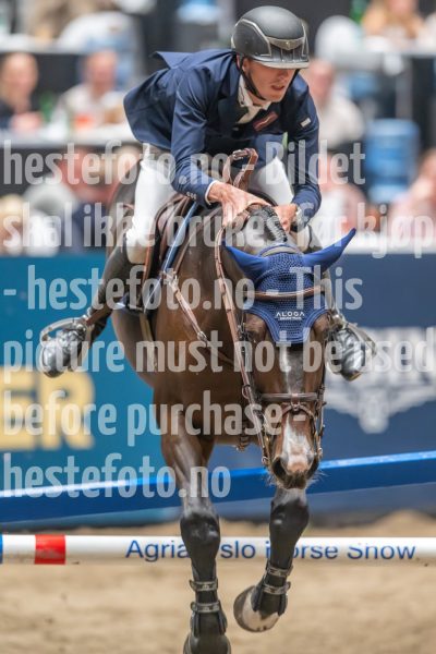 20241019-213246-2024-10-19-21-32-47-48-NIKON-Z-9