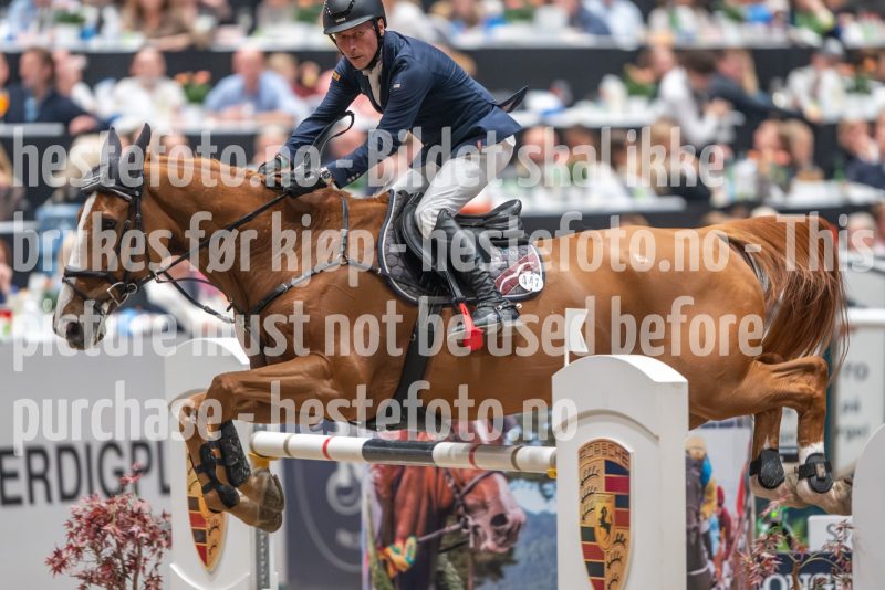 20241019-213848-2024-10-19-21-38-49-65-NIKON-Z-9