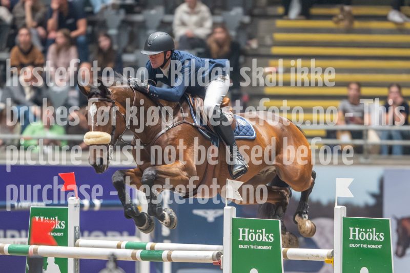 20241019-214053-2024-10-19-21-40-53-25-NIKON-Z-9