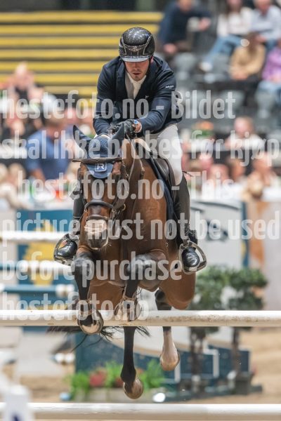 20241019-214744-2024-10-19-21-47-45-68-NIKON-Z-9
