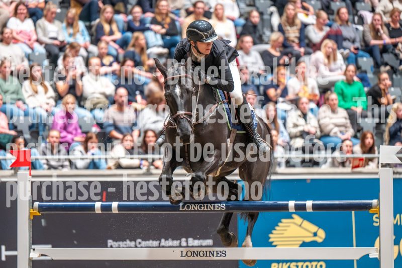 20241019-220411-2024-10-19-22-04-12-49-NIKON-Z-6-2