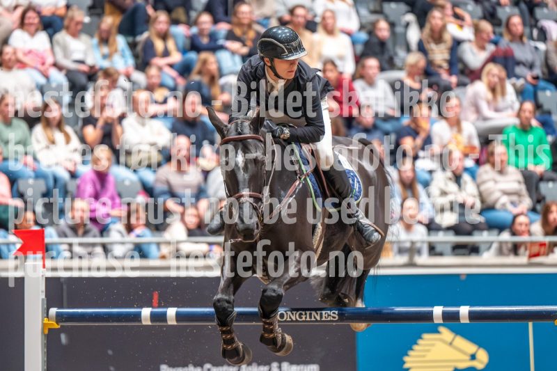 20241019-220411-2024-10-19-22-04-12-60-NIKON-Z-6-2