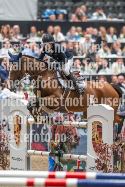 20241019-221933-2024-10-19-22-19-33-26-NIKON-Z-9