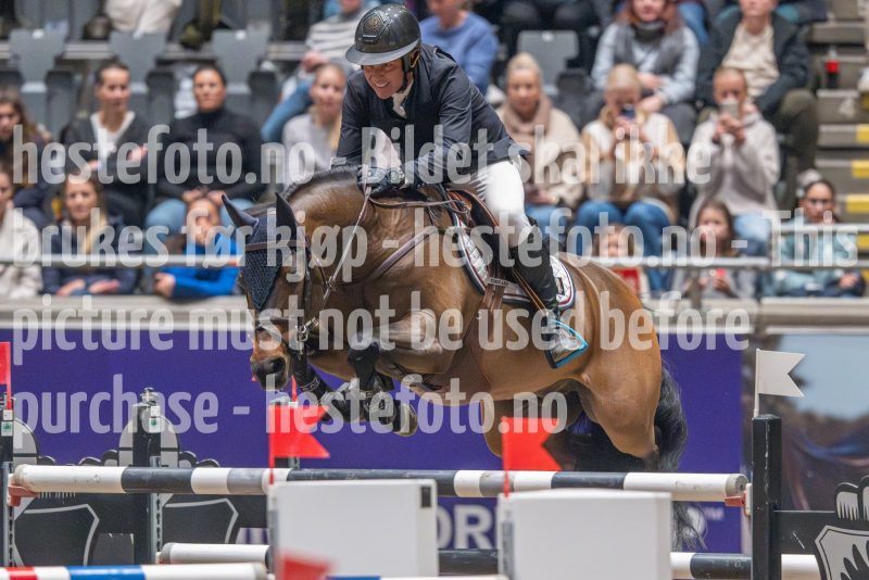 20241020-162631-2024-10-20-16-26-31-63-NIKON-Z-9-2