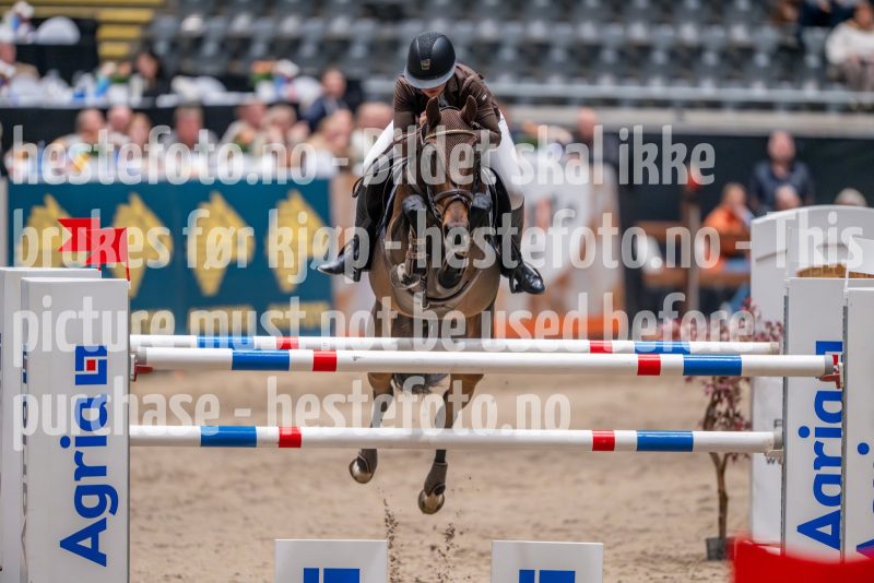 20241018-210237-2024-10-18-21-02-37-35-NIKON-Z-9