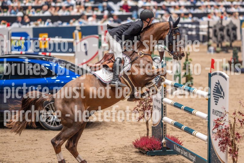20241018-210342-2024-10-18-21-03-45-42-NIKON-Z-7