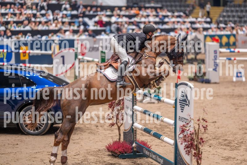 20241018-210342-2024-10-18-21-03-45-53-NIKON-Z-7