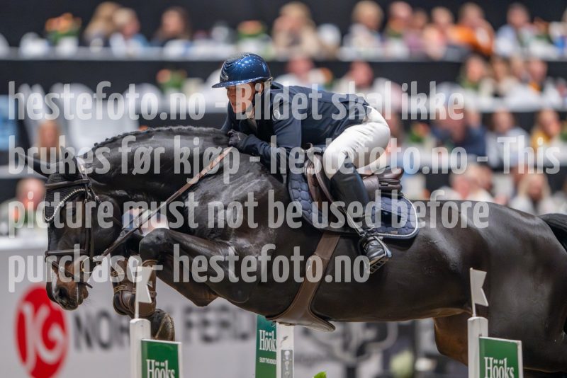 20241018-211643-2024-10-18-21-16-43-48-NIKON-Z-9