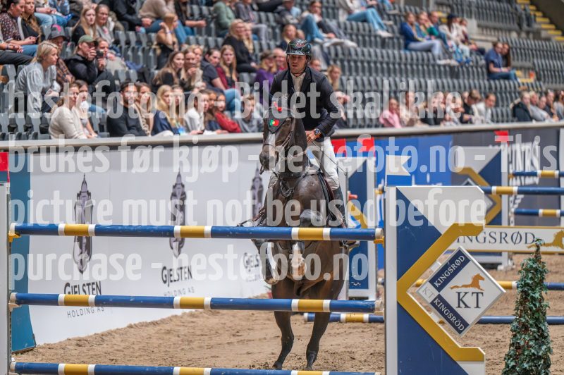 20241018-212132-2024-10-18-21-21-32-41-NIKON-Z-6-2