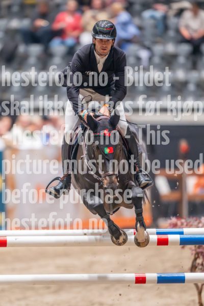 20241018-212136-2024-10-18-21-21-36-19-NIKON-Z-9