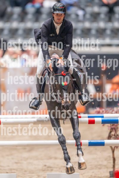20241018-212136-2024-10-18-21-21-36-29-NIKON-Z-9