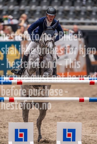 20241018-212945-2024-10-18-21-29-45-38-NIKON-Z-9