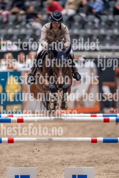 20241018-214221-2024-10-18-21-42-22-97-NIKON-Z-9