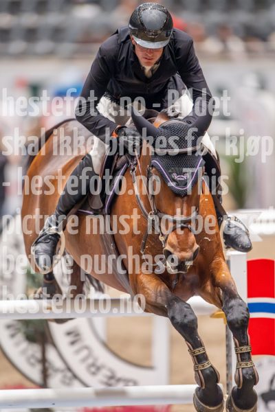 20241018-214845-2024-10-18-21-48-46-94-NIKON-Z-9