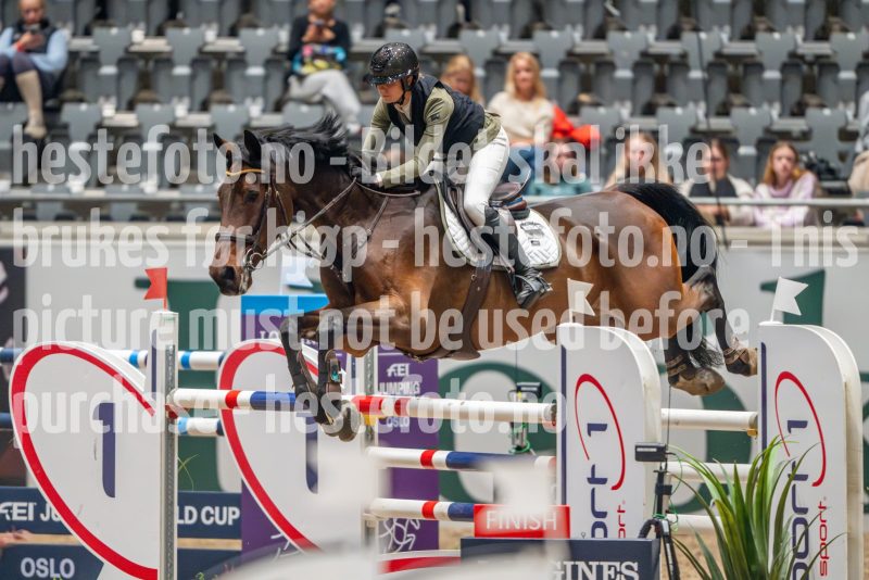 20241018-215346-2024-10-18-21-53-47-88-NIKON-Z-9
