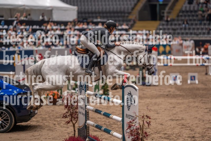 20241018-220835-2024-10-18-22-08-38-22-NIKON-Z-7