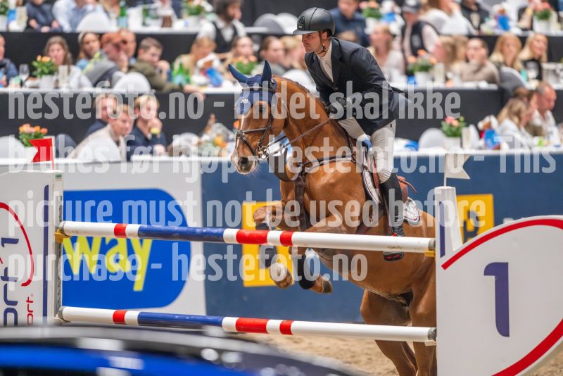 20241018-221403-2024-10-18-22-14-03-15-NIKON-Z-9