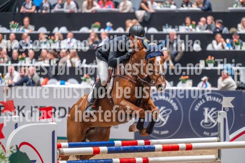 20241018-223548-2024-10-18-22-35-49-28-NIKON-Z-6-2
