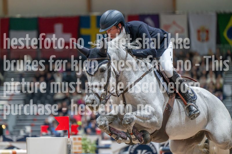 20251018-212144-DSC_5572