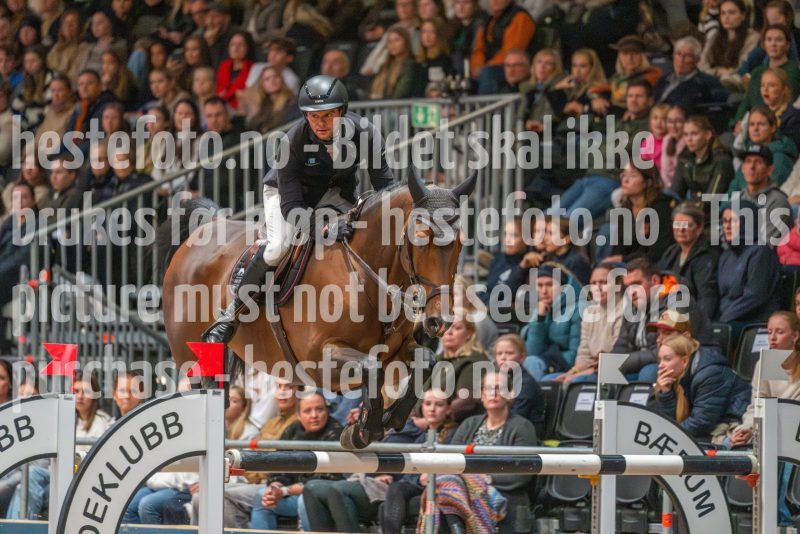20251019-174756-DSC_3858