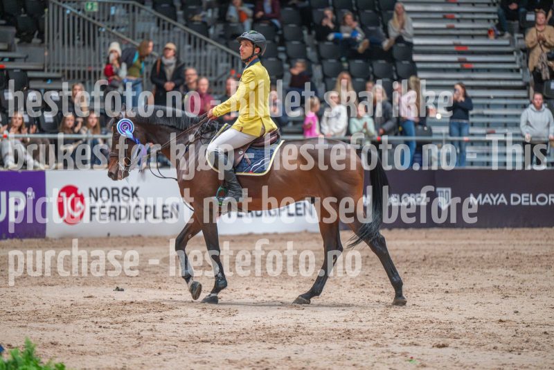 20251019-180429-DSC_4352