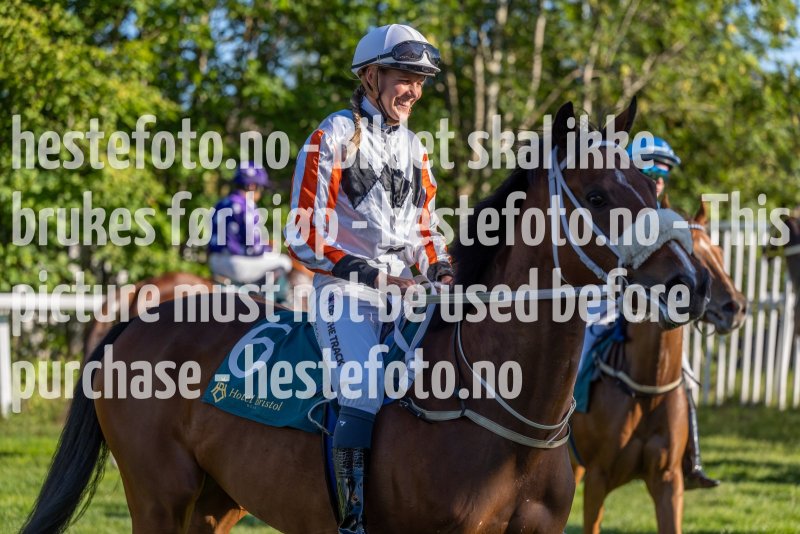 20220811-181406-DSC5846