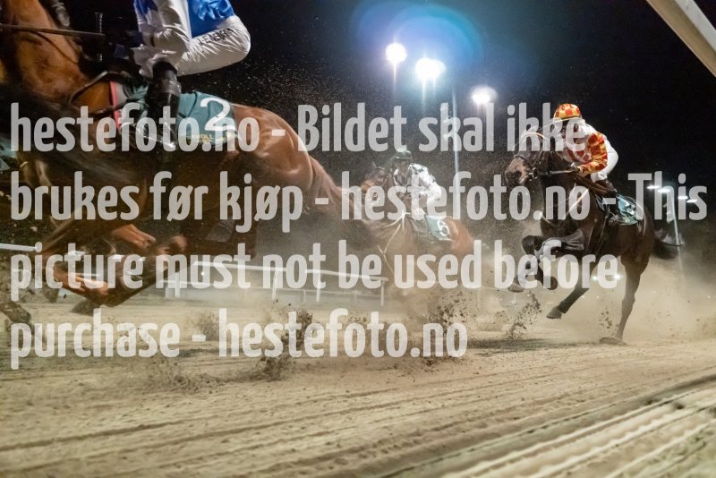 20221117-185241-YNE00144