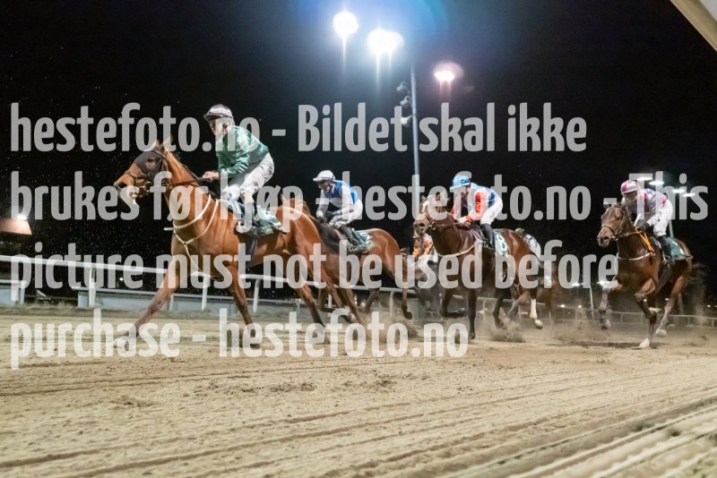 20221117-185410-YNE00241