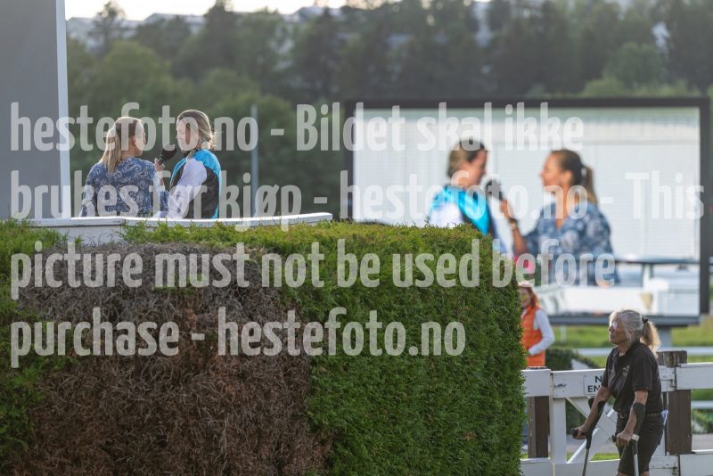 20240725-193722-DSC_1843