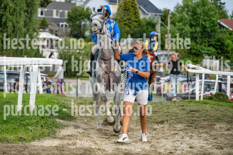 20260813-192608-DSC_7993