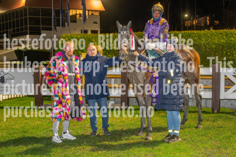 20251113-195529-DSC_0613