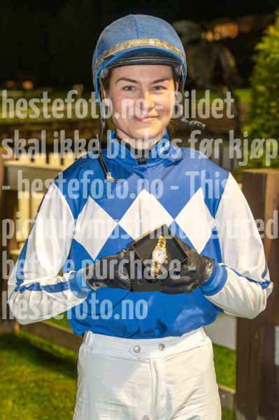 20251016-192153-DSC_6800