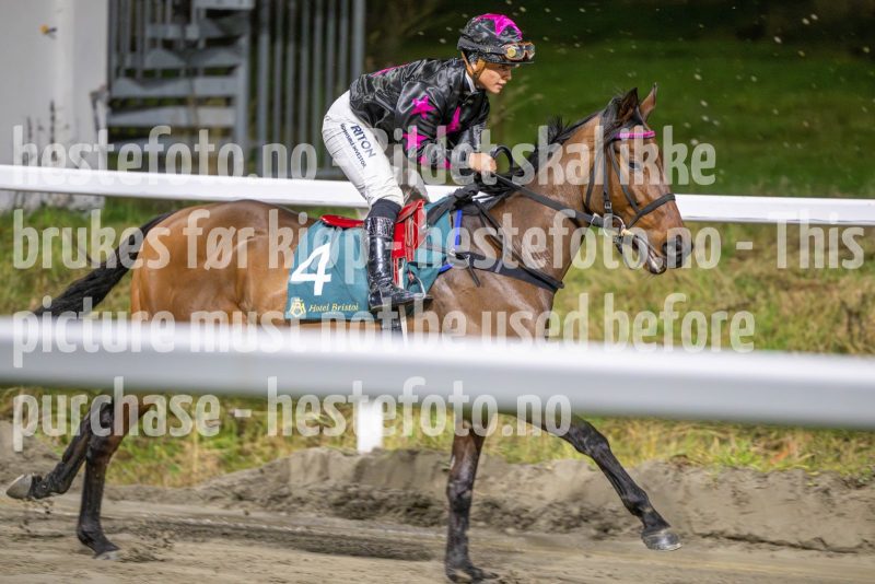 20251023-201839-DSC_7261